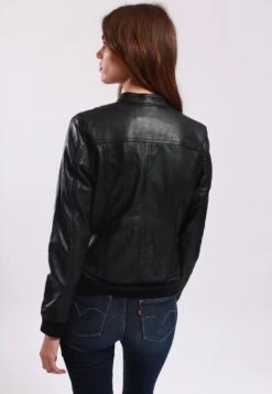 Lee Cooper Leather Jacket With Round Collar - 2 Zipped Side Pockets - - Leren Jas - Black -Lee Cooper 246f34e7cb9347678c37631bfa919fd5