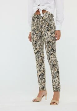 Lee Cooper Slim Fit Jeans - Cream -Lee Cooper 4ef2cc3c7b2a4a8586e8b2a5d9e5de12