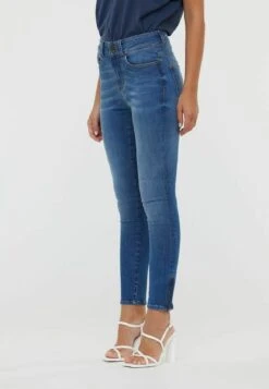 Lee Cooper Lc115F - Slim Fit Jeans - Medium Bright Blue -Lee Cooper 867550a88c7d465e83e503a935bcaf9e