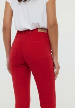 Lee Cooper Slim Fit Jeans - Berry -Lee Cooper d16e2035688741cc9354a3c0fcb75339